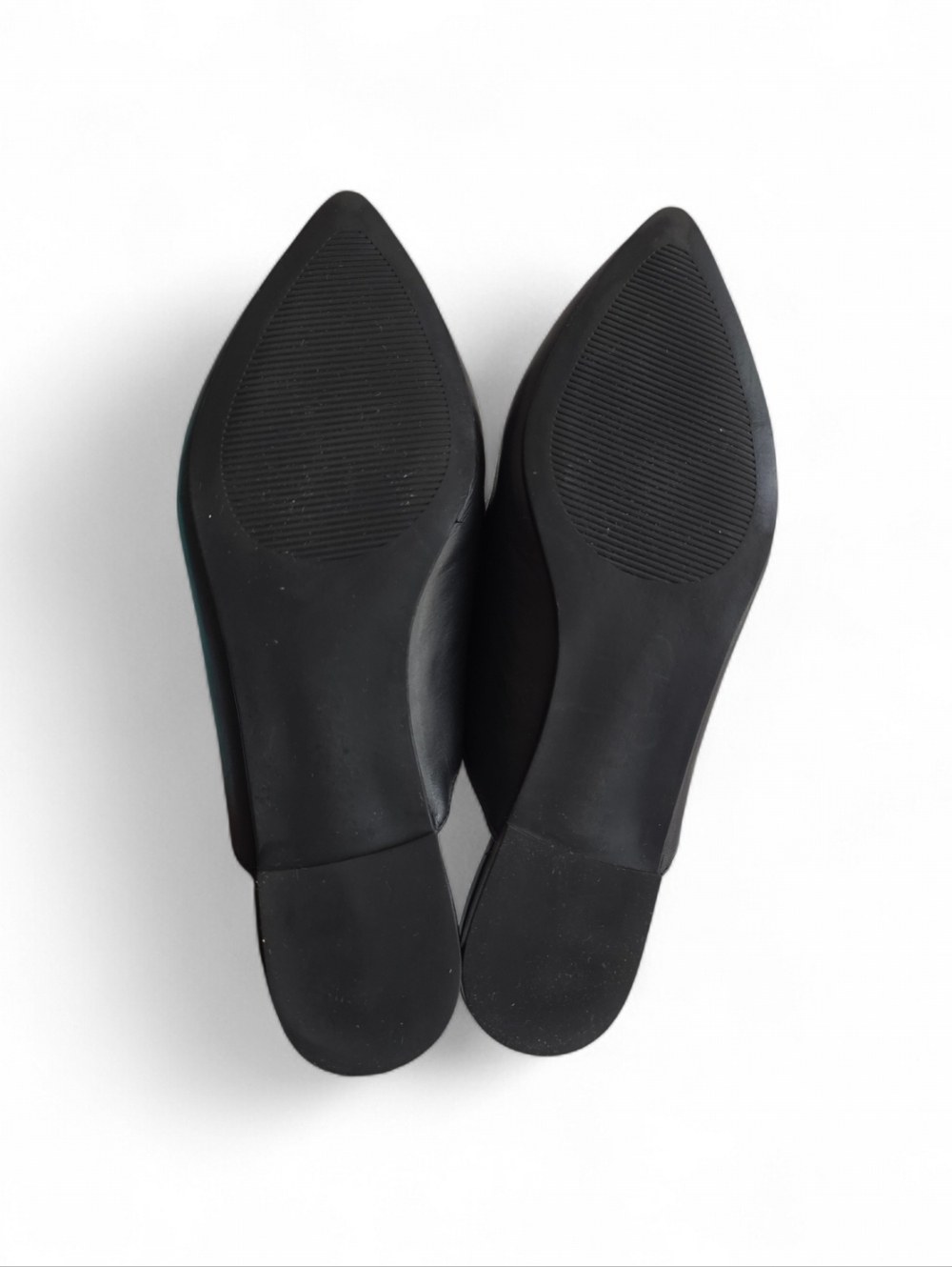 Steve Madden Black Leather Mule with Gold Chain Accent. - Picture 8 of 8